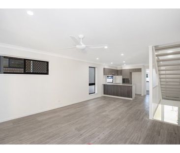 Four Bedroom Townhouse for Rent - Photo 6