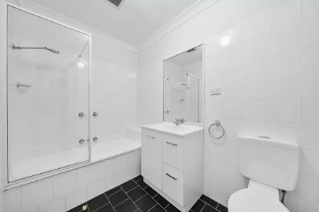 Loft-style living with rooftop oasis in the heart of Redfern - Photo 4