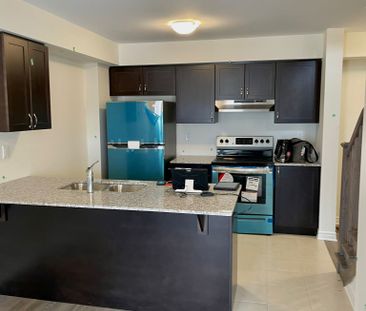 For Lease - 3327 Thunderbird Promenade, Pickering, Ontario - Photo 6