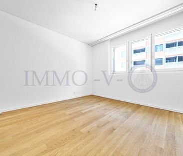 NEW AND SPACIOUS WITH BALCONY - Photo 3