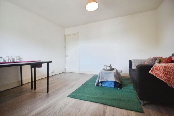 1 bedroom Flat To Let Total Size: 474 SQ FT - Photo 1