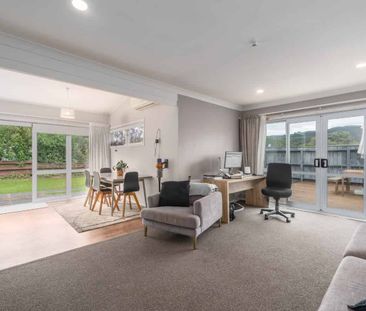 Central Paraparaumu Living Just Minutes from the Beach - Photo 5