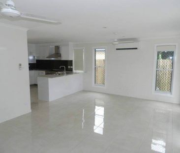 Beautiful Modern Townhouse - Photo 2