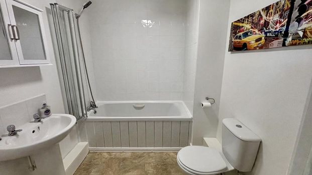 2 bedroom property to rent - Photo 1