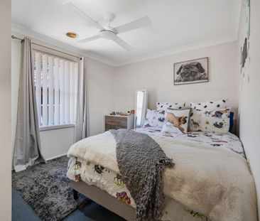 Spacious 3-Bedroom Home with Large Entertaining Area - Photo 3