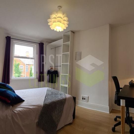 4 bedroom terraced house to rent - Photo 1