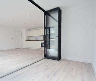 49 Station Road, 49 Station Road, Gerrards Cross,SL9 - Photo 1