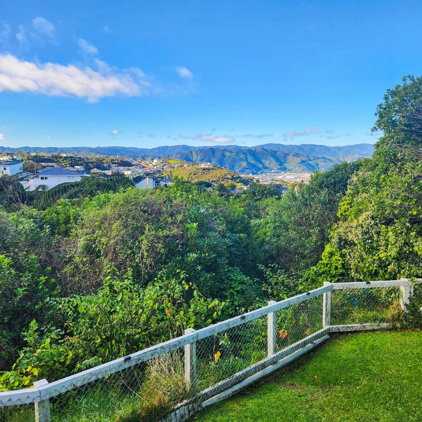 2 Bedroom in Maungaraki - Photo 1