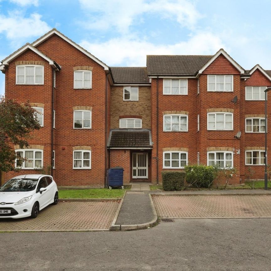 Lime Close, Harrow - Photo 1