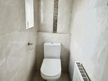 3 bedroom terraced house to rent - Photo 2