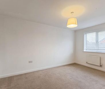 4 bedroom house to rent York Way, Northampton, Northamptonshire, NN5 - Photo 6