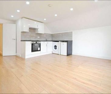 High Street, Staines-upon-thames, Surrey, TW18 - Photo 3