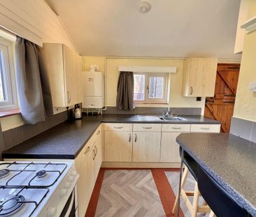 2 bedroom cottage to rent - Photo 1