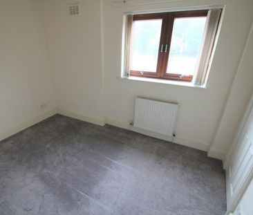 Flat to rent on - Photo 5