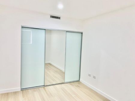 Near New Townhouse - Photo 4