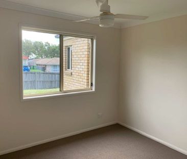 Well-Presented Home in Convenient Waterford Location - Photo 6