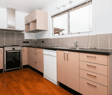 Family home - Photo 2