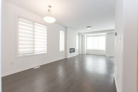 For Lease - 3216 Meadowridge Drive, Oakville, Ontario - Photo 2