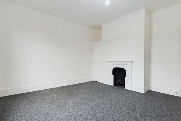 4 bedroom maisonette to rent - Photo 1