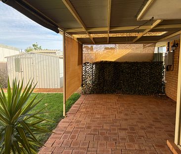 3/17 Burton Place, West Lamington - Photo 1