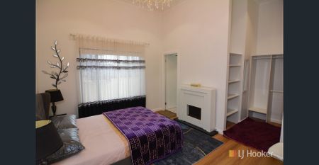 High Set Executive Home - Photo 3