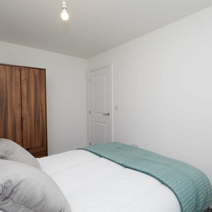 3 bedroom serviced apartment to rent - Photo 1