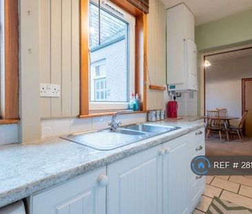 3 bedroom flat to rent - Photo 5