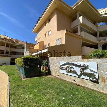 Alquiler de piso en Calle Sierra de Cazorla - Photo 1