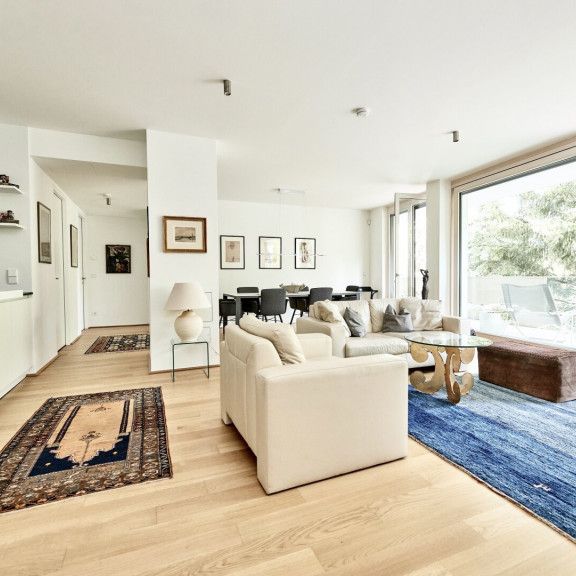 Bestlage Altstadt Mödling! Exklusive 3-Zimmer-Wohnung mit Balkon und zwei Parkplätzen in Grünruhelage - Photo 1