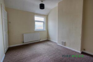 3 BEDROOM House - End Terrace - Photo 3
