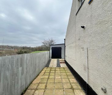 2 bedroom end of terrace house to rent - Photo 1