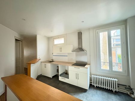 Appartement à louer - REIMS- PROCHE PLACE ROYALE - CENTRE - Photo 5