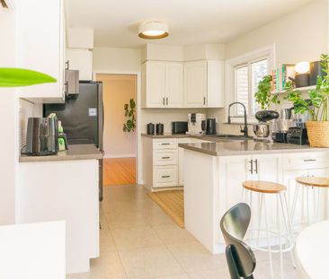 For Lease - 11 Pratt Road, Barrie, Ontario - Photo 2