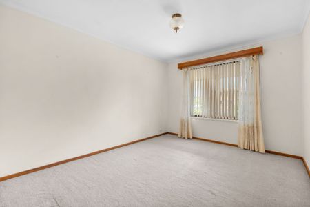 4 Bedroom home with ensuite - Photo 4