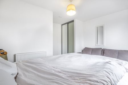 Lime View Apartments, 2 John Nash Mews, London, E14 flat to rent - Photo 3