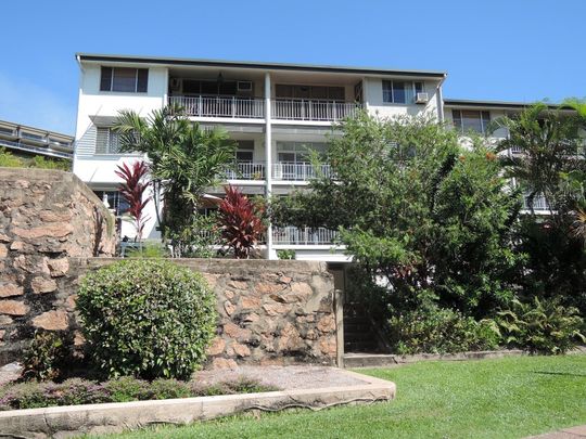 2 BEDROOM UNIT ON THE STRAND! OCEAN FRONT AT YOUR FINGERTIPS! - Photo 1