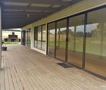 Spacious Family Home with Land - Photo 6