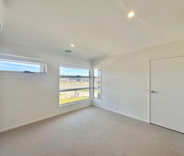 Stylish, Convenient Living - Photo 2