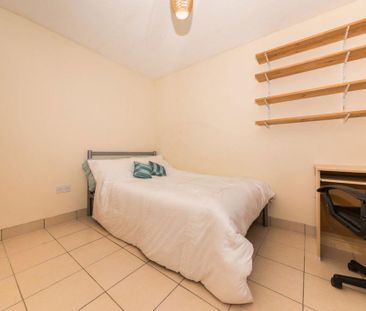 6 bedroom house to rent - Photo 3