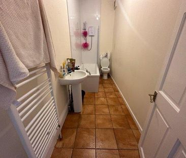 2 bedroom flat to rent - Photo 6