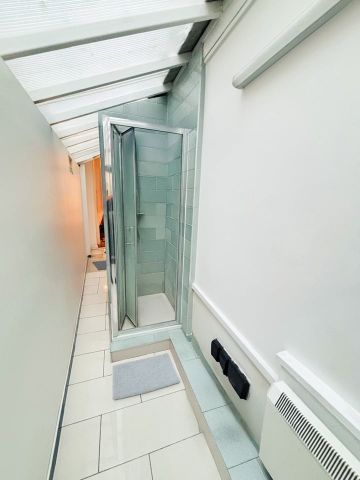 Room in a Shared House, With Private Bathroom, SE10 - Photo 4