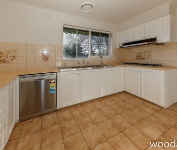 Spacious Family Home - Photo 4