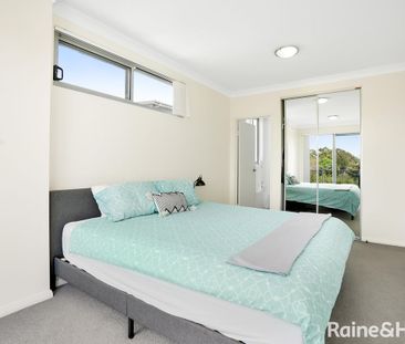 Modern & Stylish Apartment - Photo 5