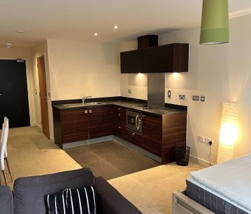 Studio to rent - Photo 2