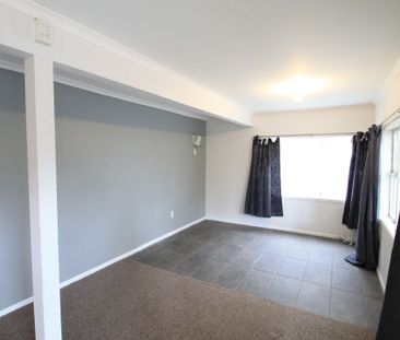 2 Bedrooms on Te Atatu Rd - Photo 1