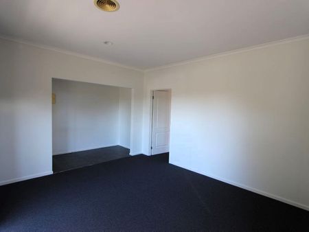 THREE BEDROOM TOWNHOUSE WITH TWO LIVING AREAS - Photo 2