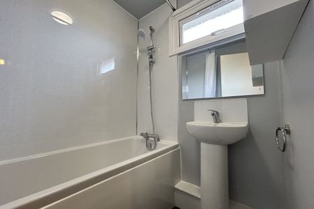 Davison Close - Photo 2