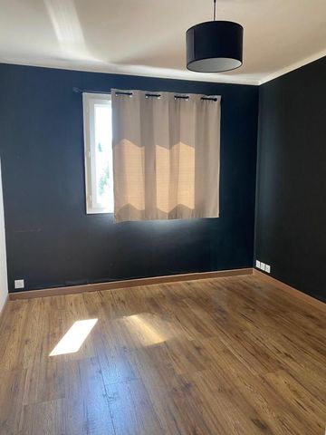 Location Appartement 4 pièces 81m² LORIENT 56100 - Photo 2