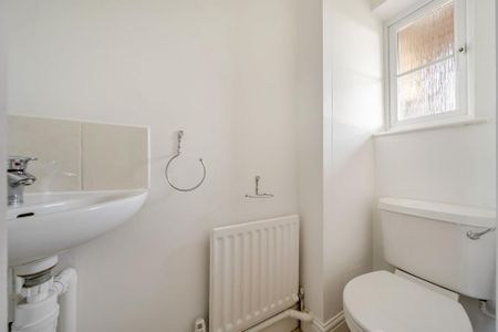 5 bedroom end of terrace house to rent - Photo 5