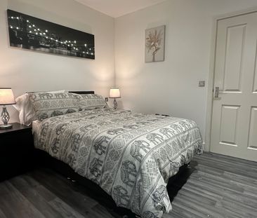 Studio Flat, Oceana Boulevard, SO14 - Photo 6